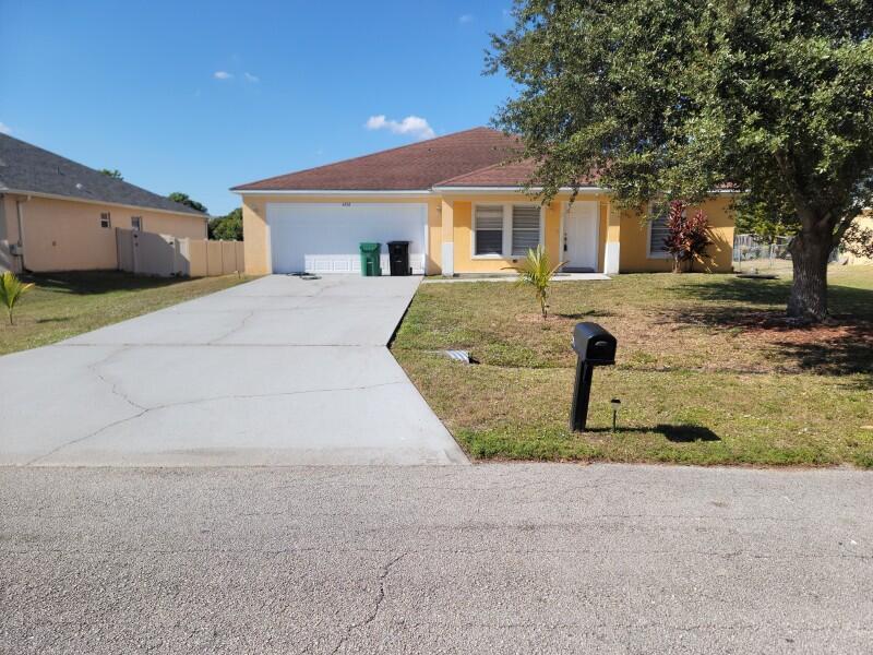 4232 SW Winslow St in Port St. Lucie, FL - Building Photo