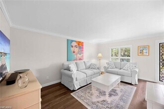 1222 Gordon Dr in Naples, FL - Foto de edificio - Building Photo