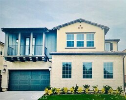 17302 Eucalyptus Ln in Huntington Beach, CA - Building Photo