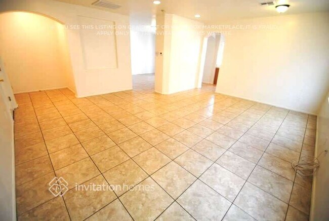 1645 E Illini St in Phoenix, AZ - Building Photo - Building Photo