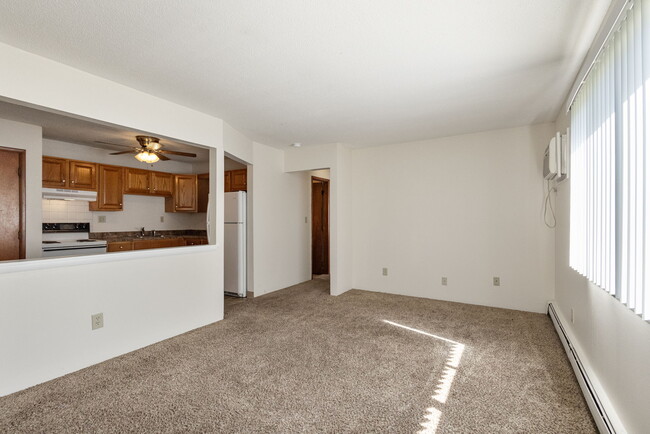 Prairie Woods Apartments in Des Moines, IA - Building Photo - Building Photo