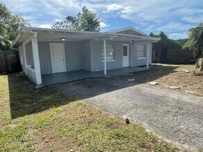 7730 Washington St in Port Richey, FL - Building Photo - Building Photo