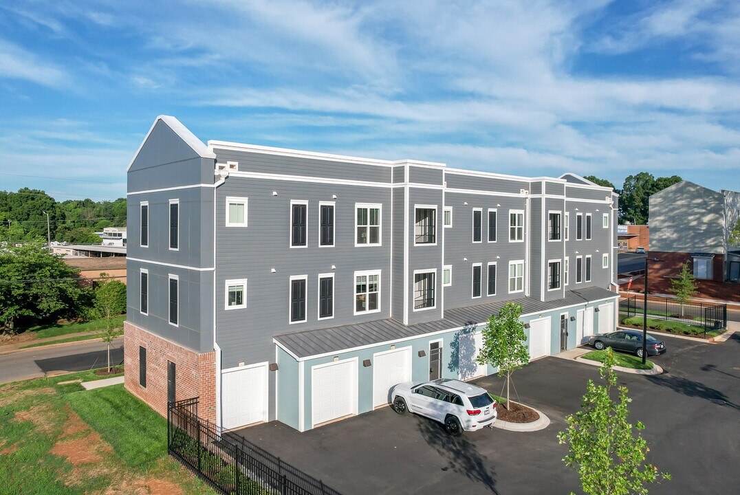 Pine25 North End in Charlotte, NC - Building Photo