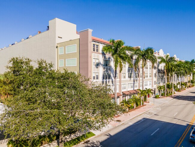 Sole' Fort Lauderdale in Fort Lauderdale, FL - Building Photo - Building Photo