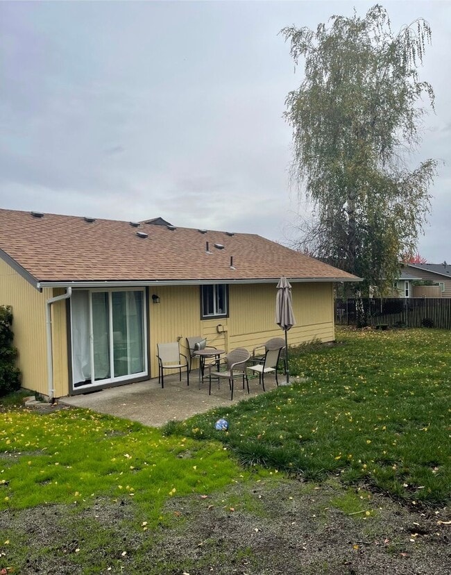 1853 NW Adams St in McMinnville, OR - Building Photo - Building Photo