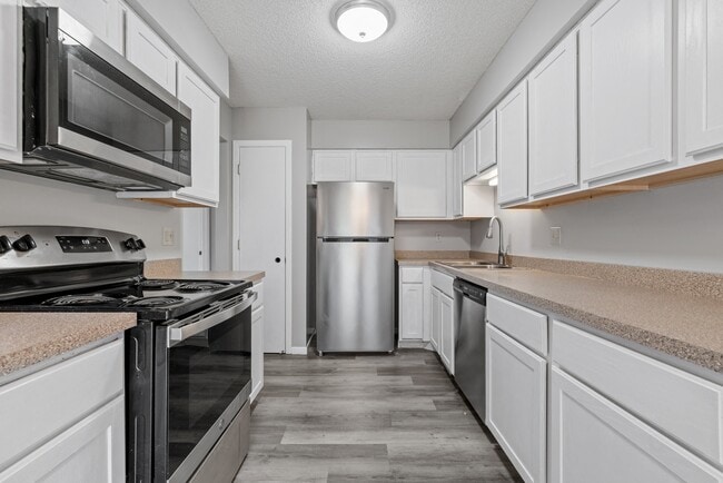 Juniper Meadows in Eagan, MN - Building Photo - Building Photo