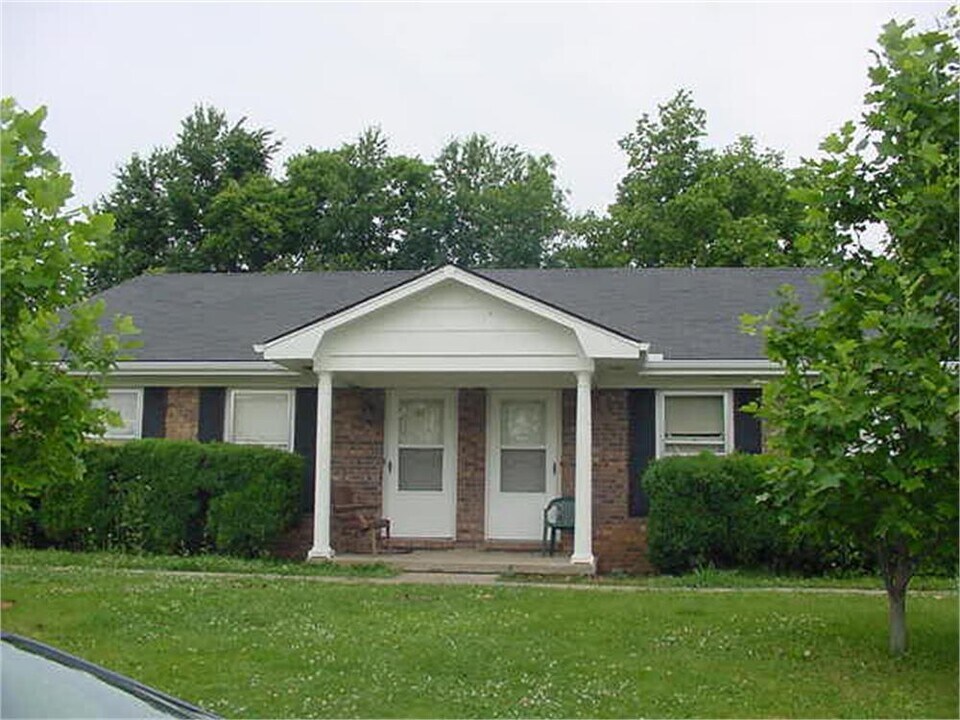 301 Rebel Rd in Nicholasville, KY - Building Photo