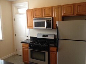 2441 N Hamlin Ave, Unit 2 in Chicago, IL - Building Photo