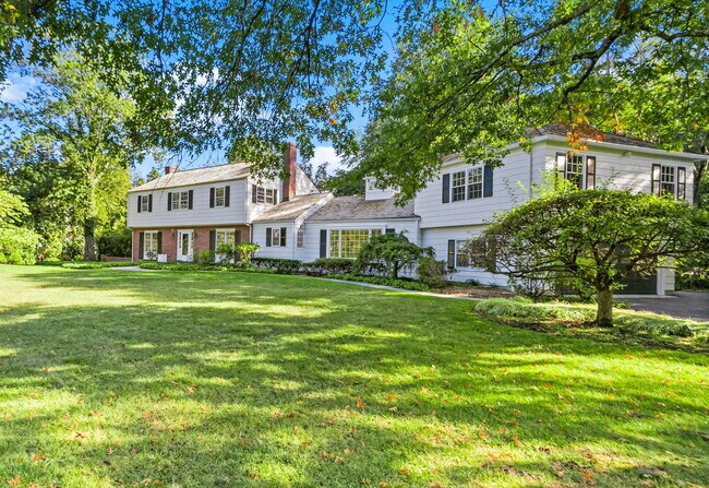 18 Echo Ln in Greenwich, CT - Building Photo - Building Photo