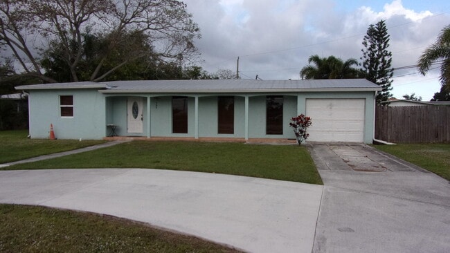 property at 195 SE Serenata Ct