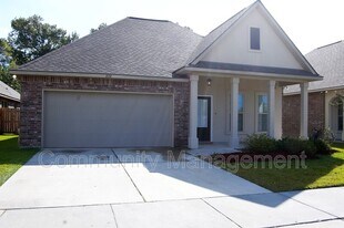 828 Northbrook Dr in Baton Rouge, LA - Building Photo