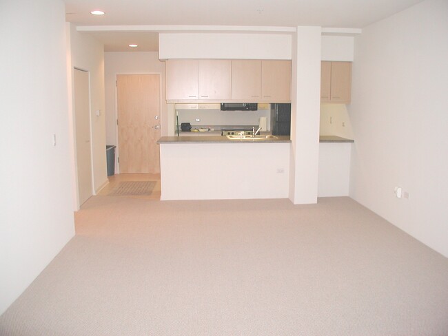 1236 Chicago Ave, Unit 702 in Evanston, IL - Foto de edificio - Building Photo