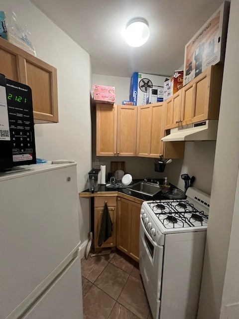 38 Hemenway St, Unit 16 in Boston, MA - Foto de edificio - Building Photo