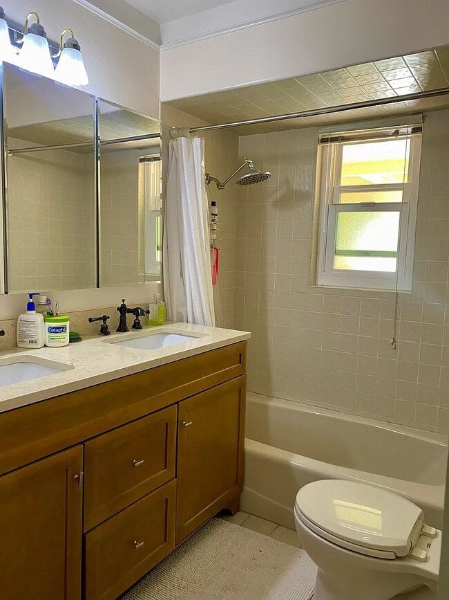 1609 Blossom Hill Rd in San Jose, CA - Foto de edificio - Building Photo