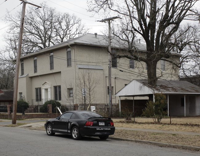 4611 Woodlawn St in Little Rock, AR - Building Photo - Building Photo