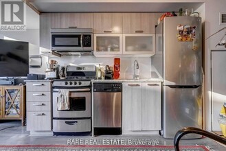 36-5136 Lisgar St in Toronto, ON - Building Photo - Building Photo