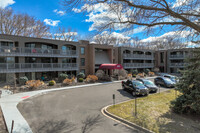 Hamline House in Roseville, MN - Building Photo - Building Photo