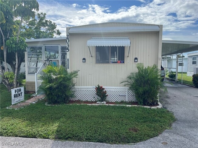 property at 2035-2035 Seagrape Ct