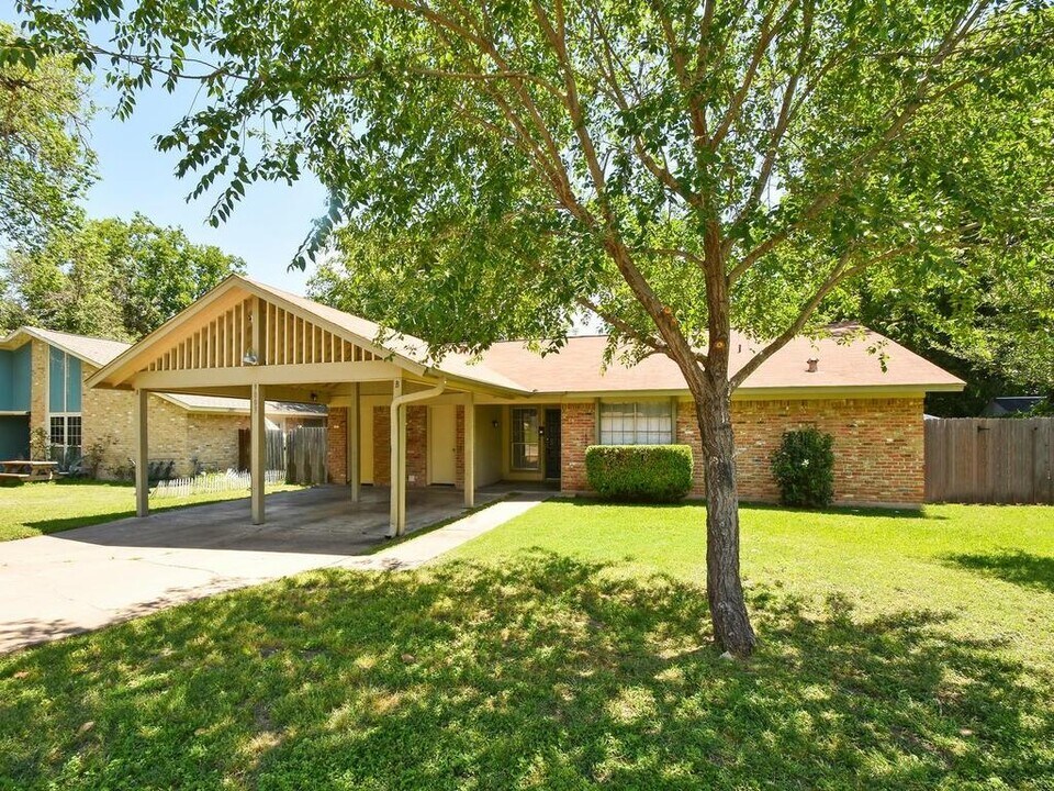 9003 Little Walnut Pkwy in Austin, TX - Building Photo