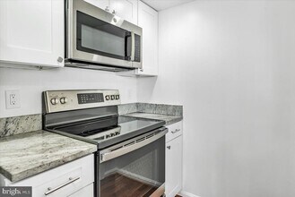 14016 Vista Dr in Laurel, MD - Building Photo - Building Photo