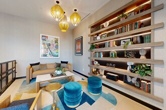 Nita Santa Fe in Denver, CO - Foto de edificio - Interior Photo