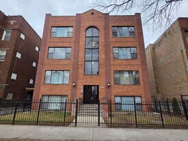 6739 S Merrill Ave in Chicago, IL - Building Photo