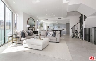 1125 Kings Rd in West Hollywood, CA - Building Photo