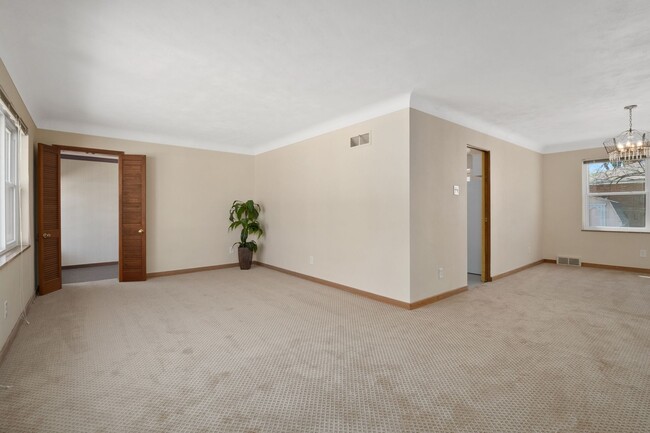 17 Valley Dr in Florissant, MO - Building Photo - Building Photo