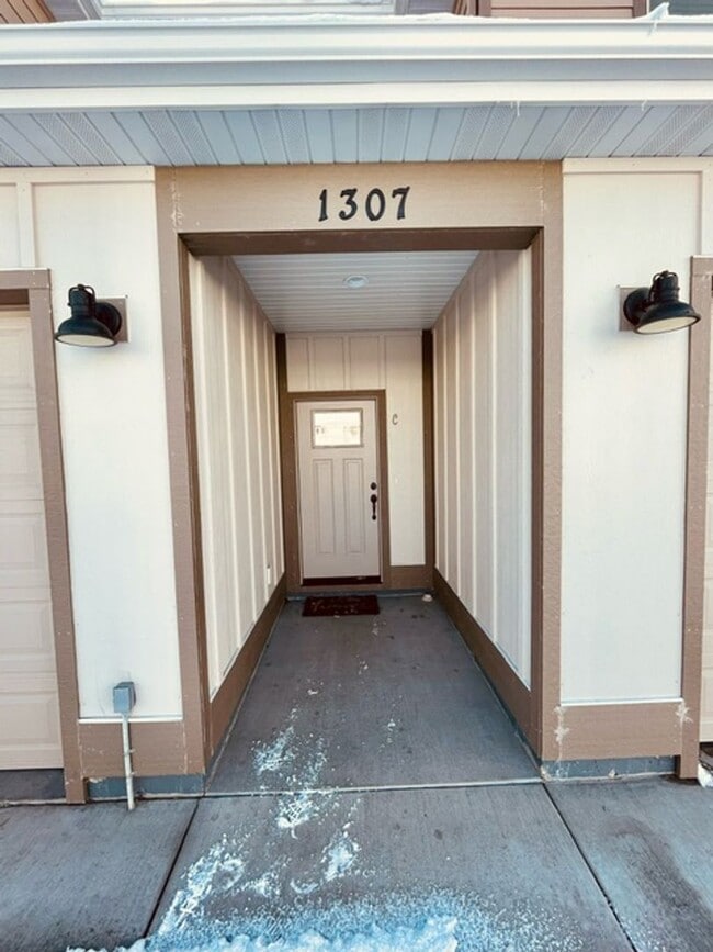 1307 Bunson Ln in Belgrade, MT - Foto de edificio - Building Photo