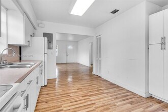 3841 SW 91 Ave in Miami, FL - Building Photo - Building Photo