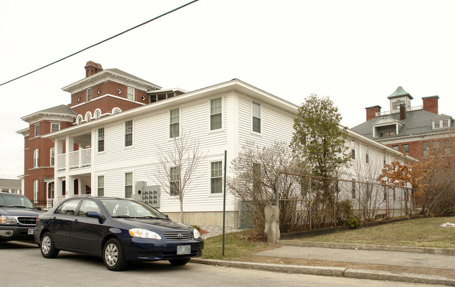 11 Temple Ct in Manchester, NH - Foto de edificio - Building Photo