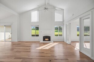 131 Saltillo Ct in Solana Beach, CA - Building Photo