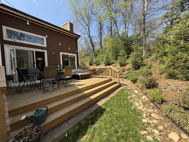 980 Sutton Ct in Charlottesville, VA - Building Photo - Building Photo