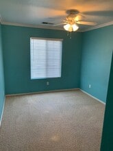 2107 W Tudor Ln in Hanford, CA - Building Photo - Building Photo