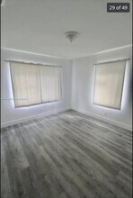 1791 NW 45th St in Miami, FL - Foto de edificio - Building Photo