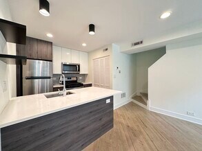 949 W Grace St in Chicago, IL - Building Photo - Building Photo