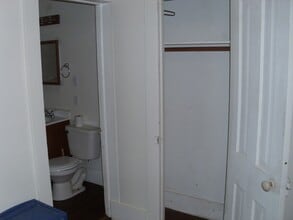 214 E Walker St in Macomb, IL - Building Photo - Building Photo