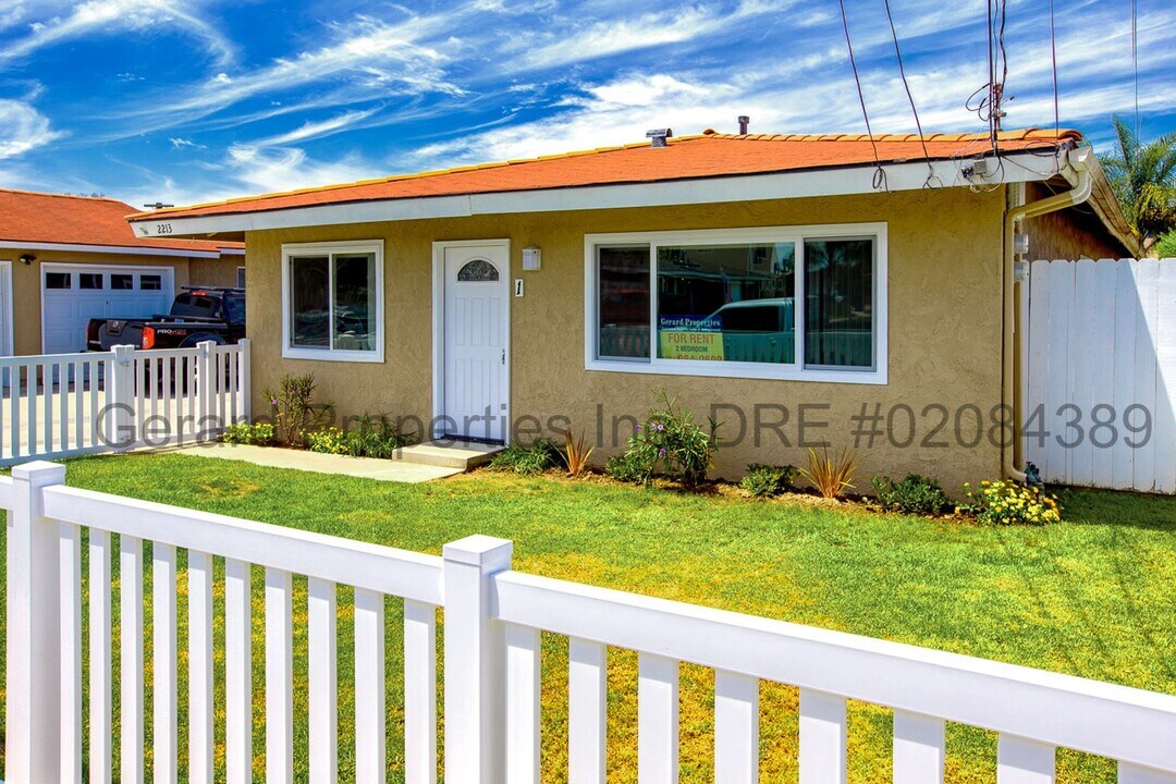 2213 Florida St in Huntington Beach, CA - Building Photo