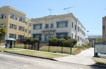 2826 Leeward Ave in Los Angeles, CA - Building Photo - Building Photo