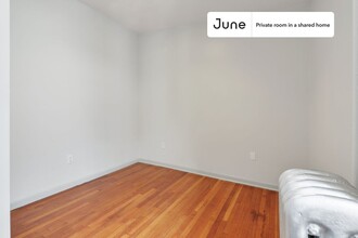 Private bedroom in 4 bed/1 bath Home in Boston, MA - Building Photo - Building Photo