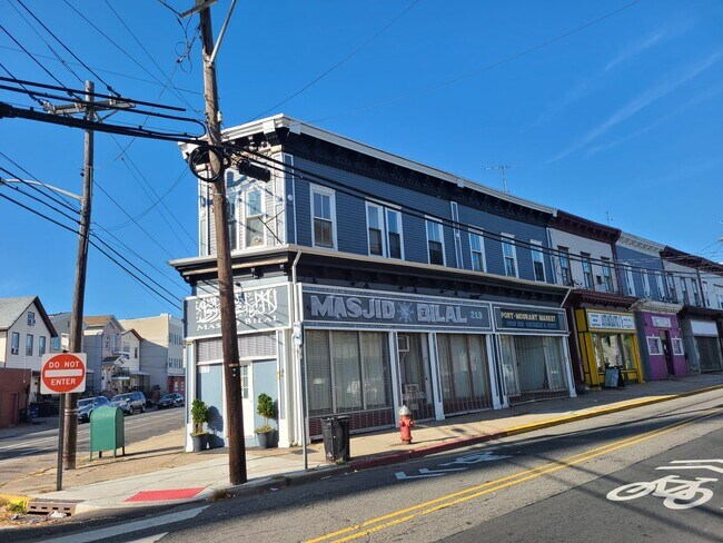 221 Old Bergen Rd-Unit -2 in Jersey City, NJ - Building Photo - Building Photo
