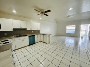 13711 Yarmouth Ct in Wellington, FL - Foto de edificio - Building Photo