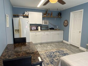 2141 B Rd-Unit -Studio Apt in Loxahatchee, FL - Building Photo - Building Photo