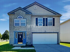 5525 Village Grove Ln in Canal Winchester, OH - Building Photo