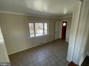 428 Paxson Ave in Glenside, PA - Building Photo - Building Photo