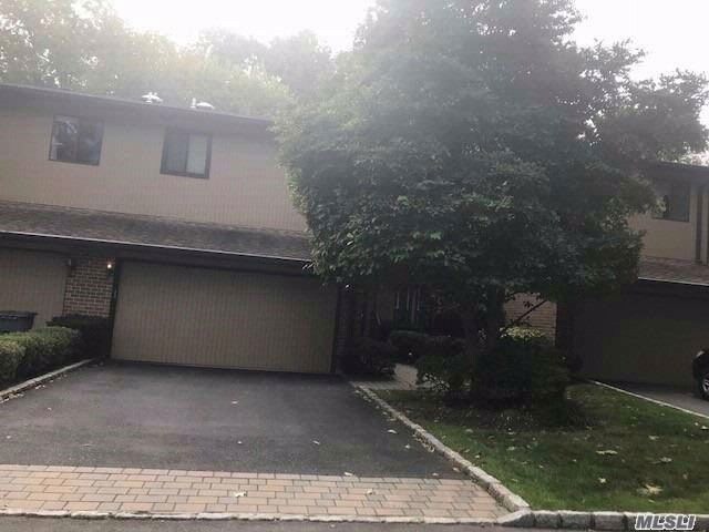 18 Wimbledon Dr in Roslyn, NY - Building Photo