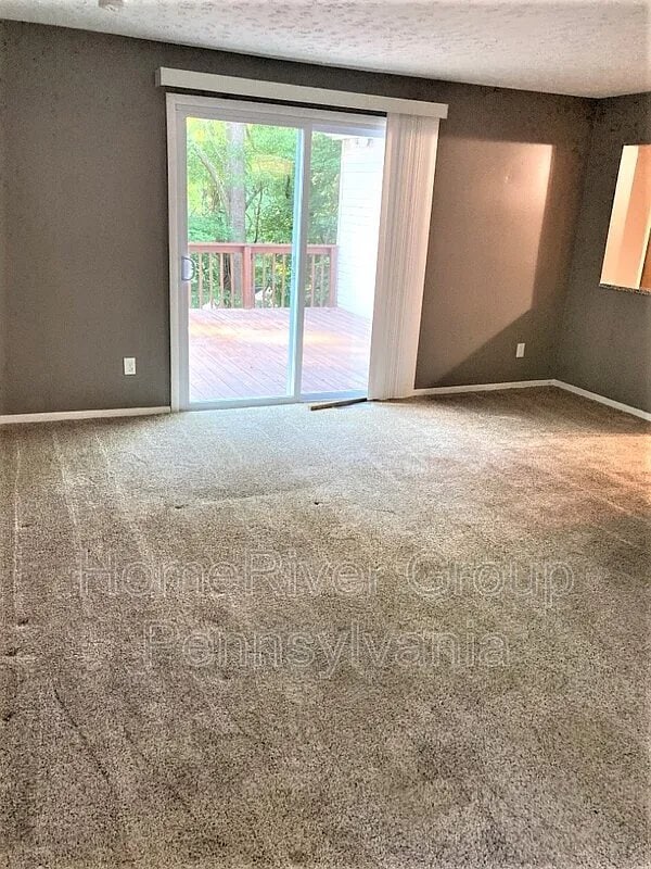 523 Josephine St in East Mckeesport, PA - Foto de edificio - Building Photo