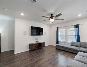 2228 Starling St in Crandall, TX - Building Photo - Building Photo