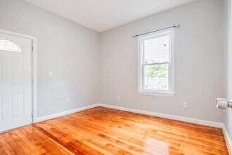 16 Rossmore Rd, Unit 1 in Boston, MA - Building Photo - Building Photo