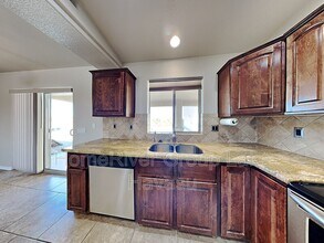3737 Tahitian Dr in Lake Havasu City, AZ - Building Photo - Building Photo